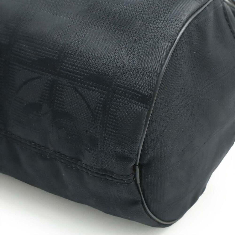 CHANEL Black Leather Shoulder Bag - Picture 4 of 9